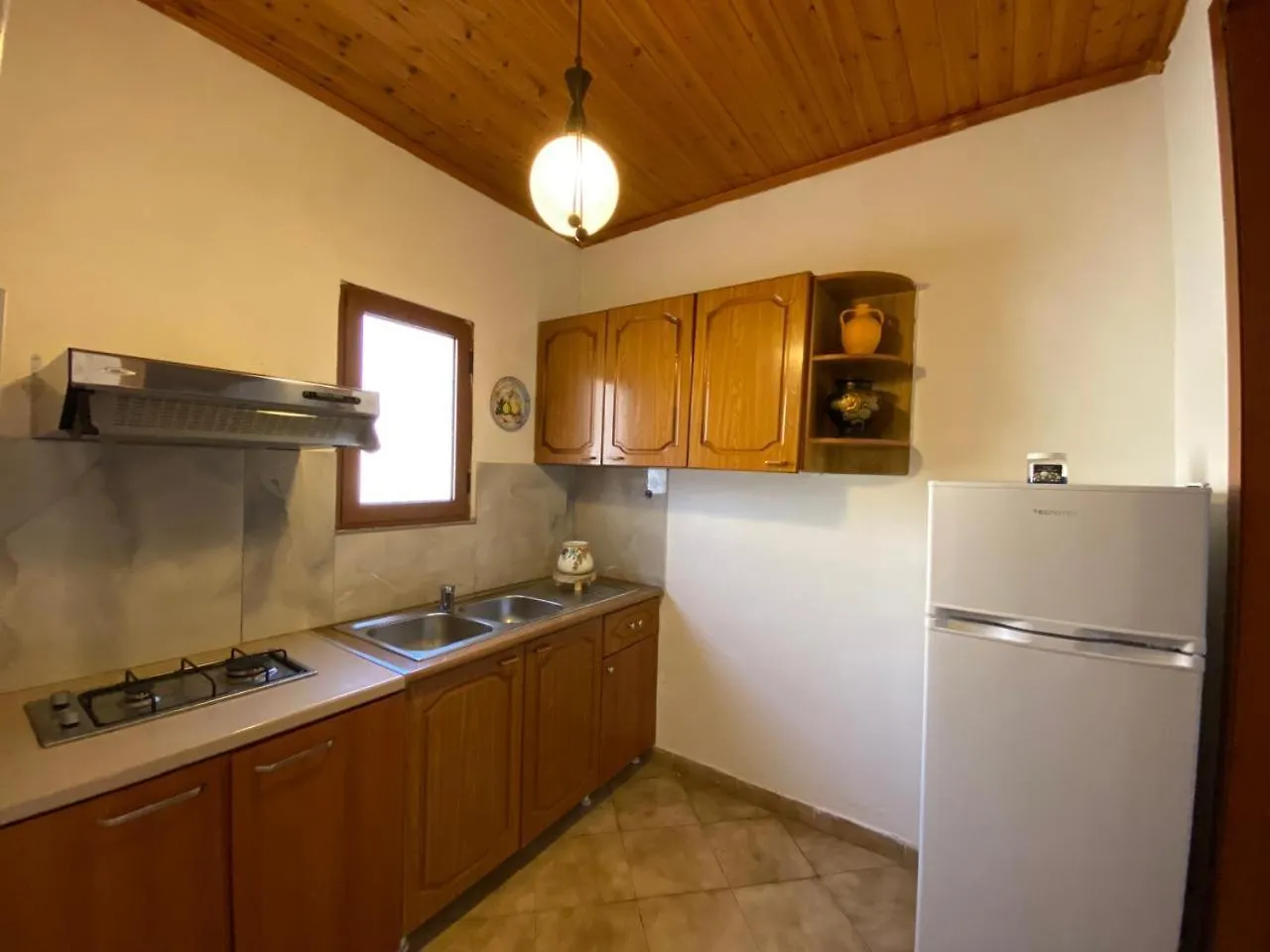 Ramo'S Charming Studio Apartment With Sunlit Veranda - 2Nd Vlore 0*,  Albania