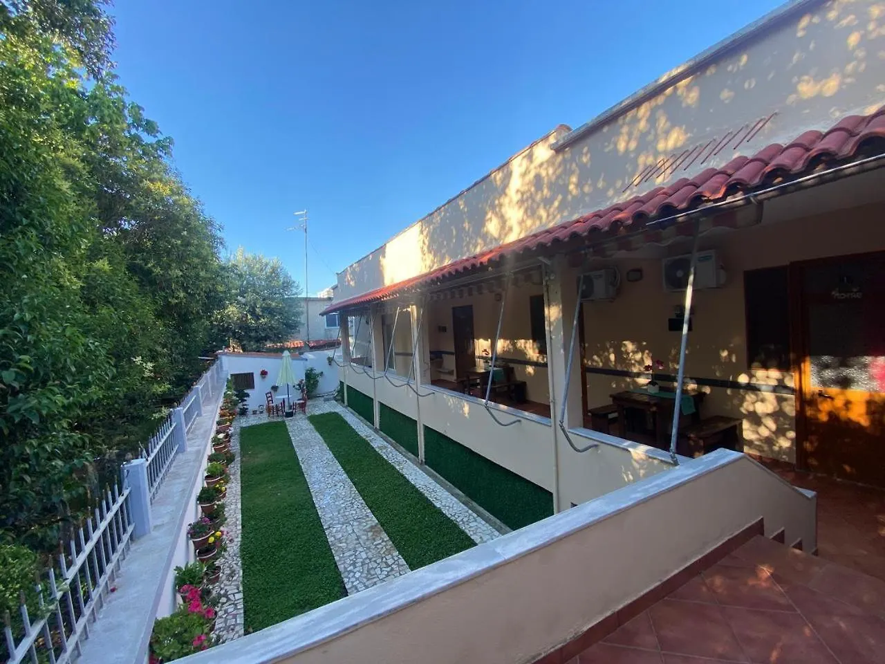 Ramo'S Charming Studio Apartment With Sunlit Veranda - 2Nd Vlore Albania
