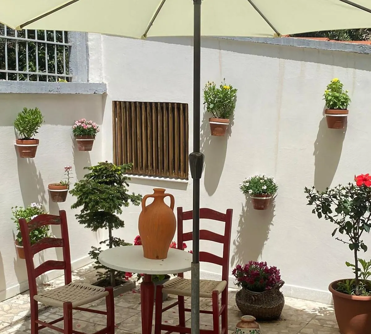 Ramo'S Charming Studio Apartment With Sunlit Veranda - 2Nd Vlore 0*,