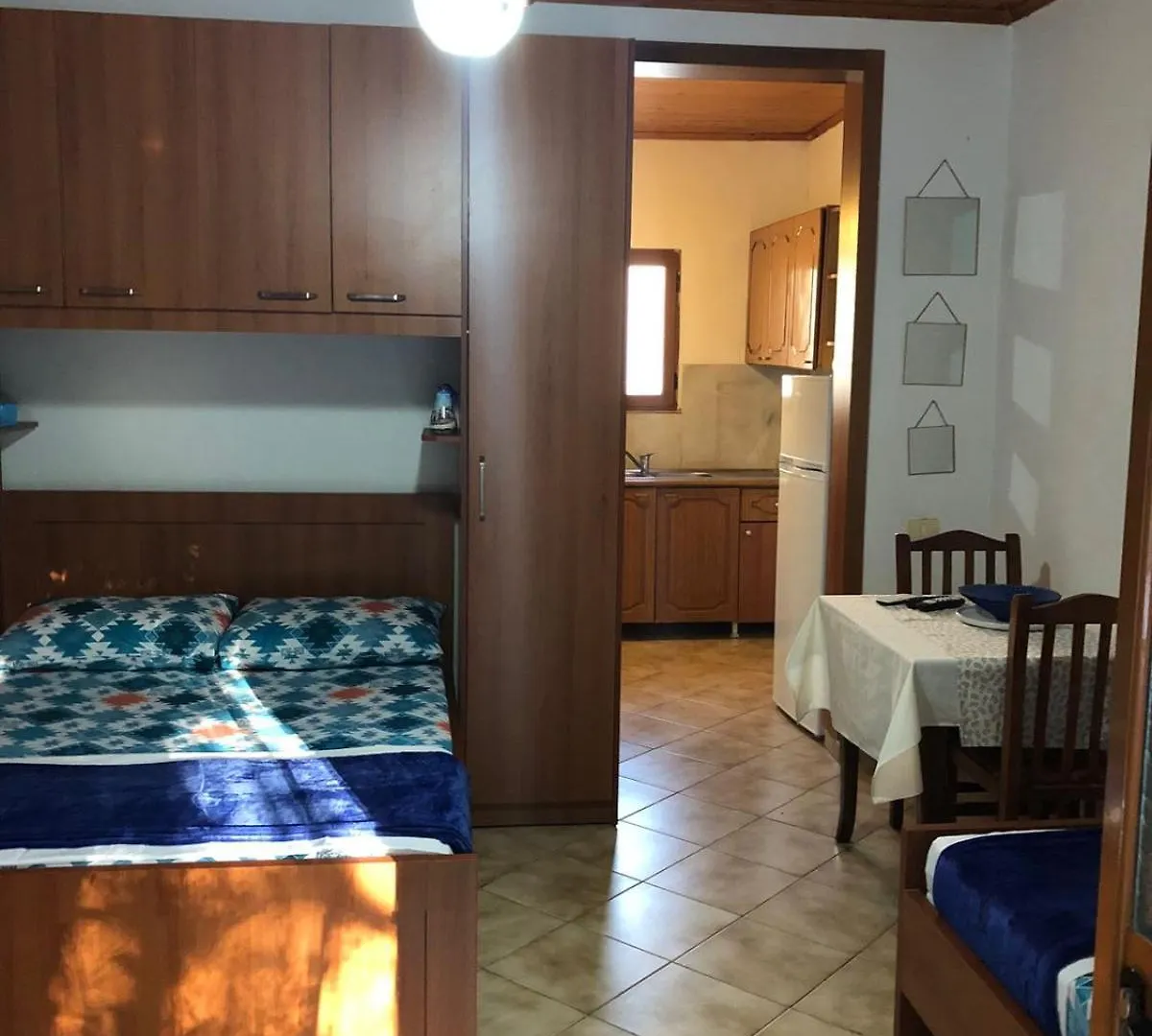 Ramo'S Charming Studio Apartment With Sunlit Veranda - 2Nd Vlore